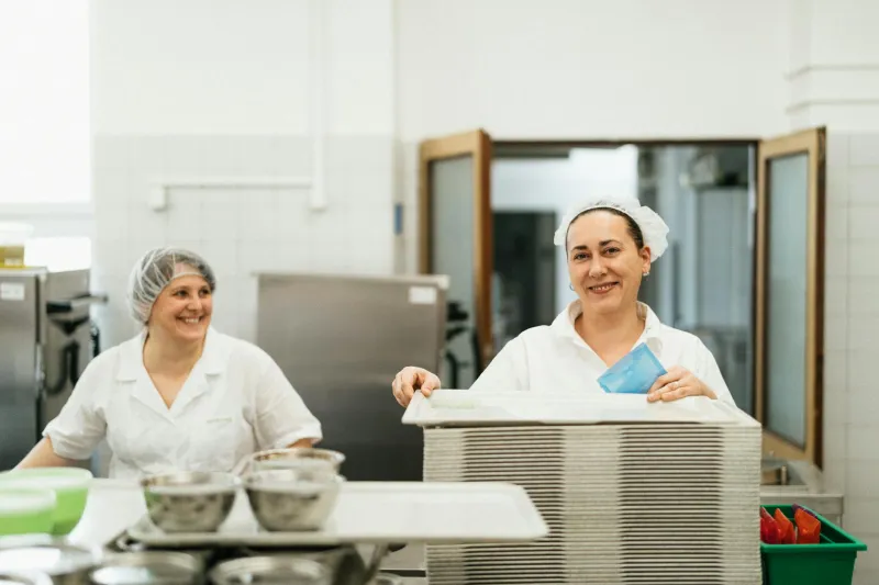 The Serving Line That Fed America: How Hospitals Accidentally Taught the Country to Eat Cafeteria Style