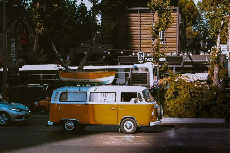 Turn Left at the Orange Roof: When America Navigated by Memory Instead of Maps